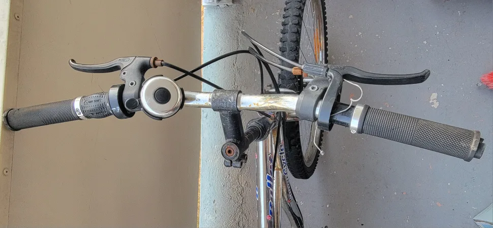 Supercycle Bullet Chrome 24" Mountain Cruiser Bicycle – 18-Speed image indicator(9)