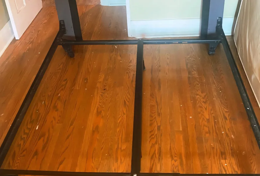 Great Condition Metal Queen size bed image indicator(2)