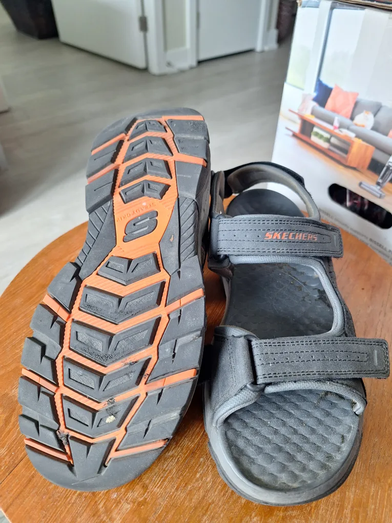 Skechers Sandals - Men's Sz7/Women's Sz9 image indicator(2)