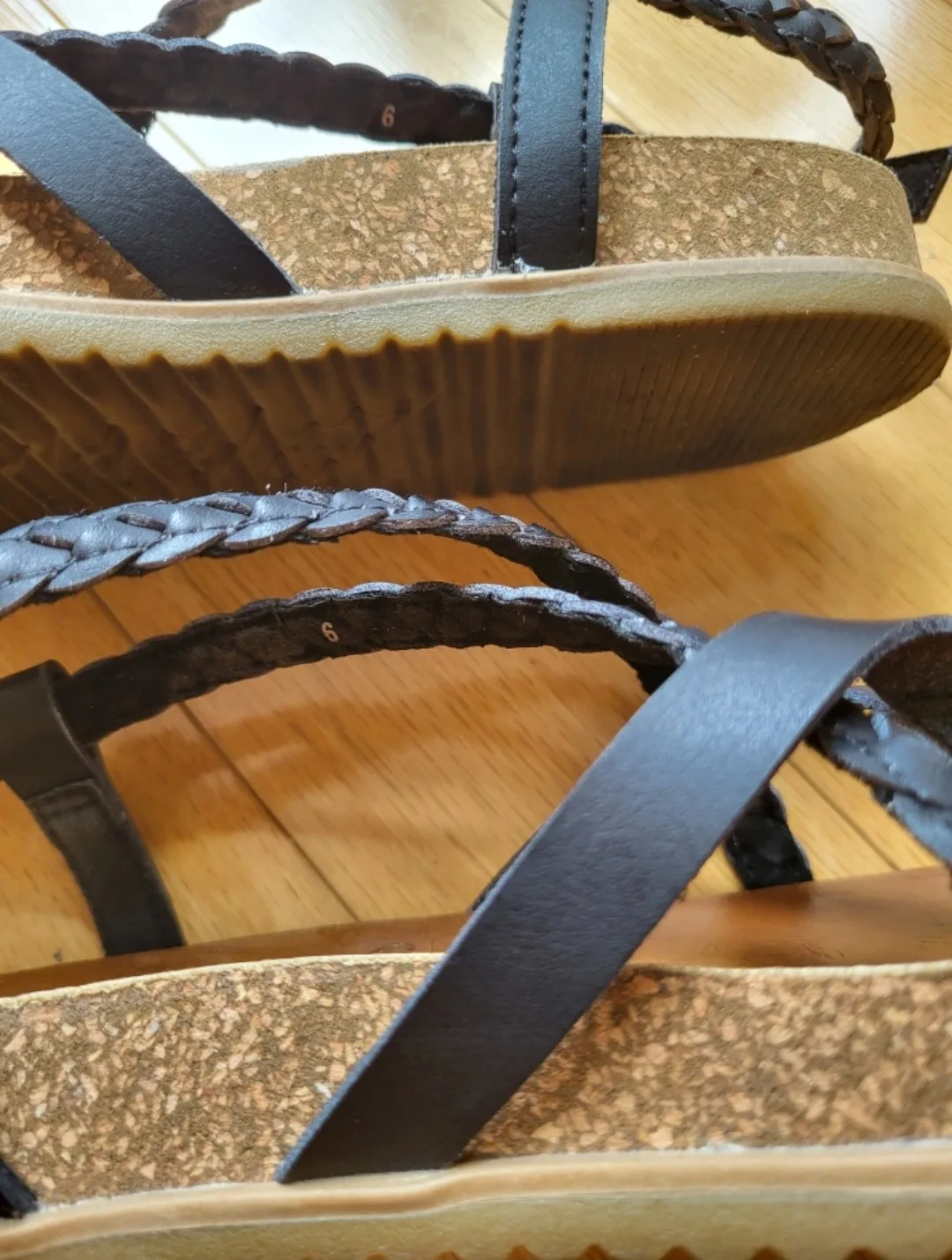 ❣️ New Blowfish Foxtail Black Vegan Leather Sandals size 6 image indicator(9)