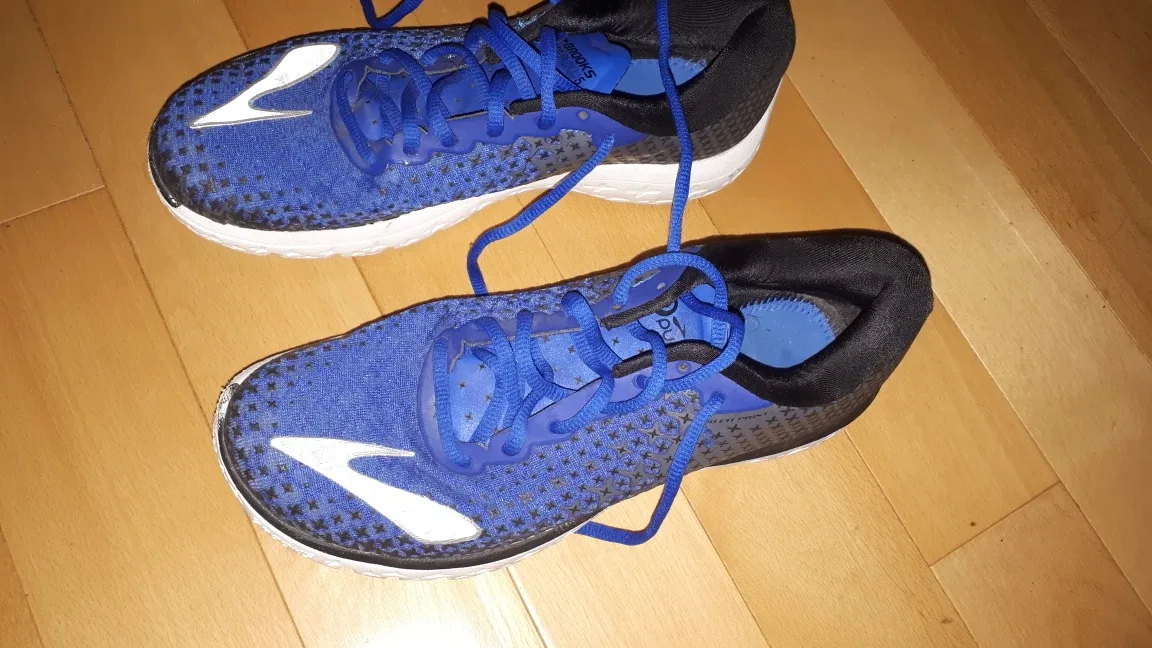 Brooks Running Shoes - Blue, US Size 8 image indicator(3)