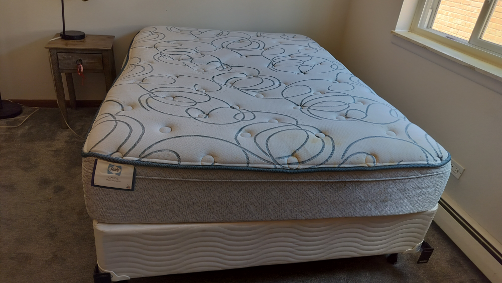 Full size Mattress, box spring, adjustable frame,night stand - photo 2