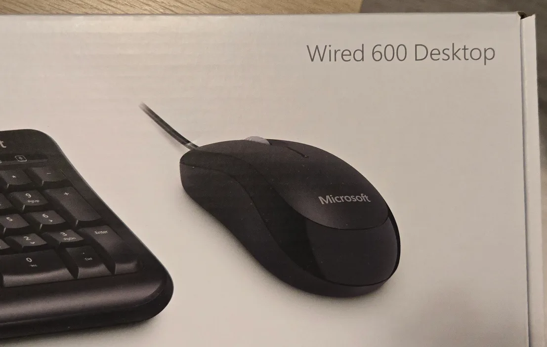 Unopened Microsoft Wired 600 Desktop Keyboard & Mouse - NEW thumbnail