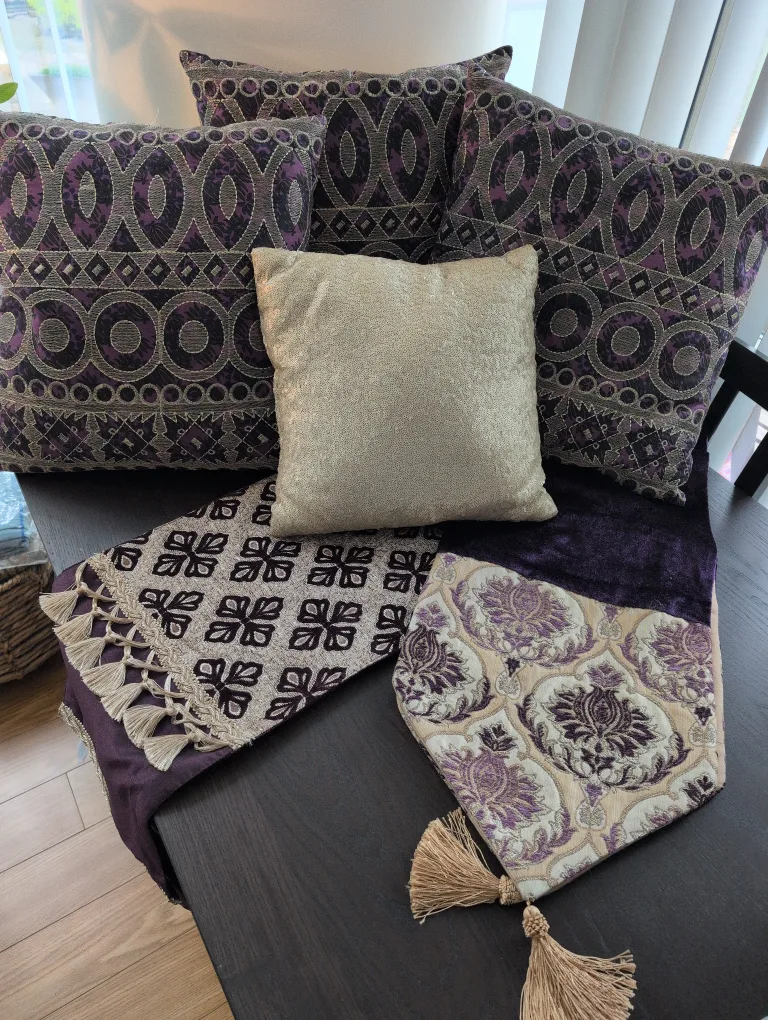 SET - Decorative Purple & Gold Pillows and Table Runner 🇨🇦 thumbnail