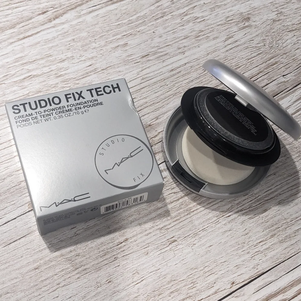 🇨🇦 MAC Studio Fix Tech Cream-to-Powder Foundation NW35 thumbnail