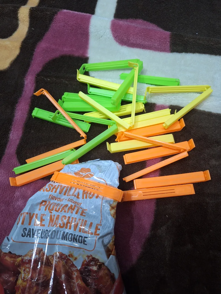 NEW Snack Bag Sealing Clips thumbnail