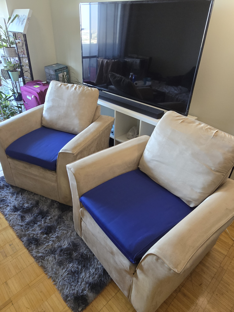 Two Beige Armchairs with Cushions - photo 5