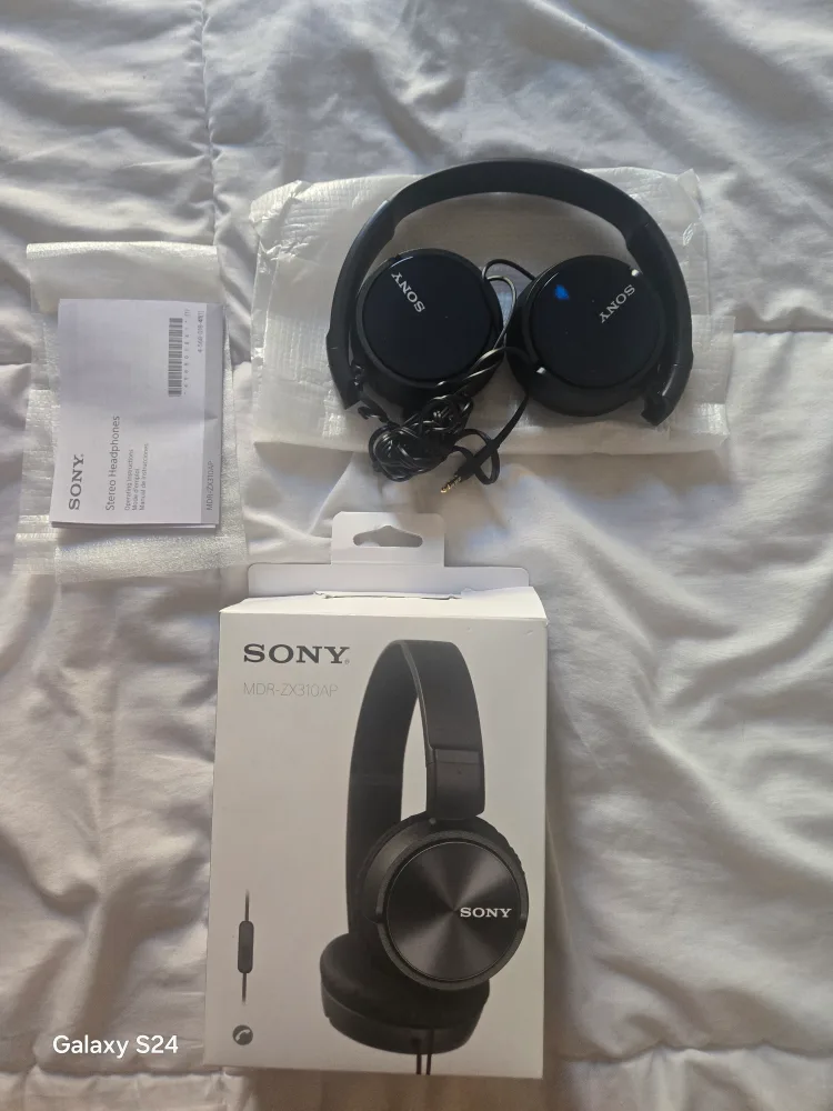 Sony MDR-ZX310AP Headphones - New! thumbnail
