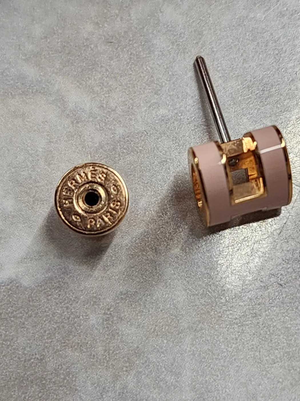 New Hermes Rose Gold Pop H Earrings image indicator(4)