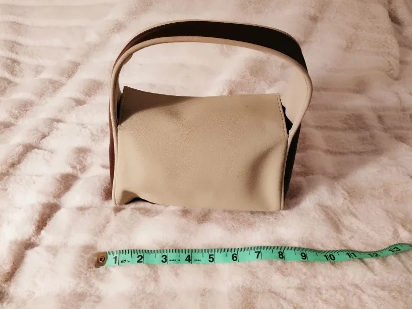 Small cosmatic bag/handbag image indicator(3)