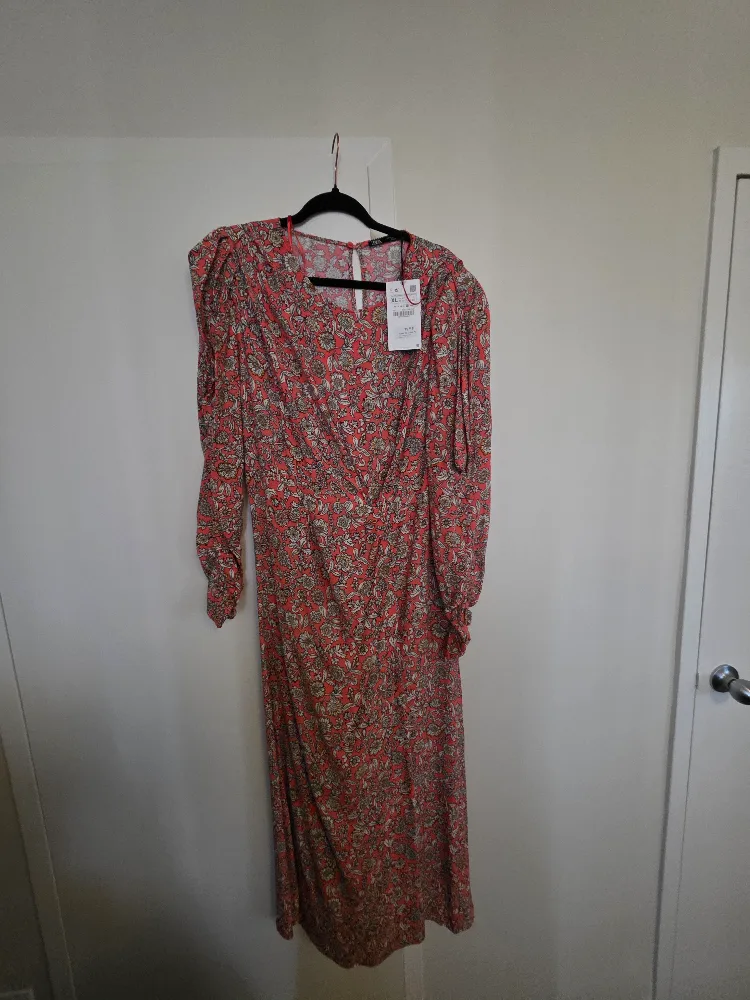Zara Floral Print Midi Dress - XL thumbnail