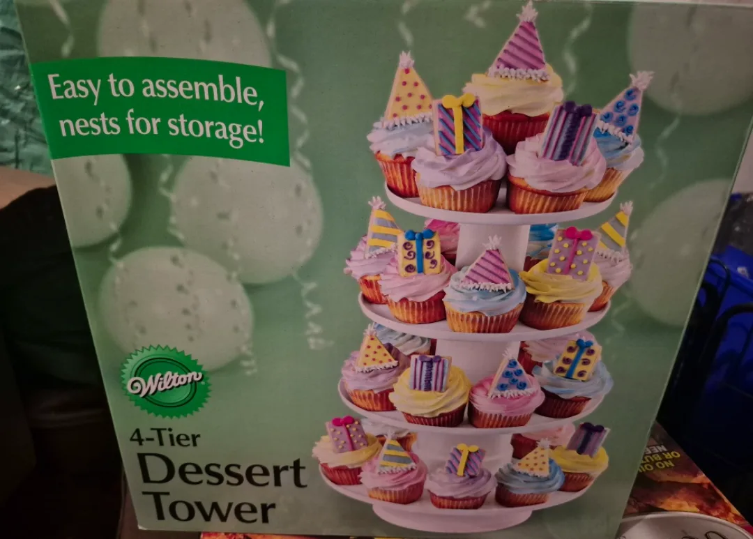 Wilton 4-Tier Dessert Tower - Easy Assembly image indicator(3)