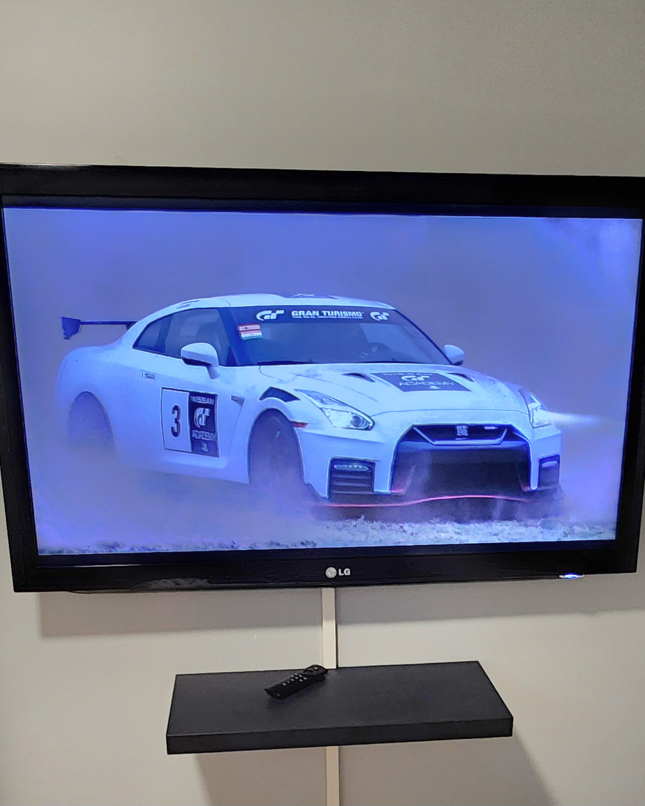 LG TV - photo 3
