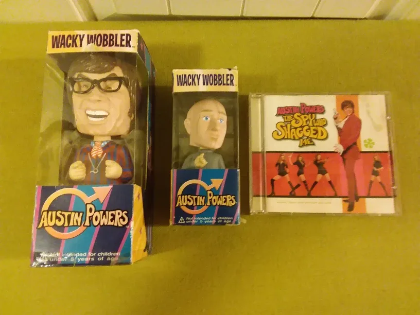 Austin Powers Dr. Evil Wacky Wobbler and CD Set 📀 🇨🇦 thumbnail