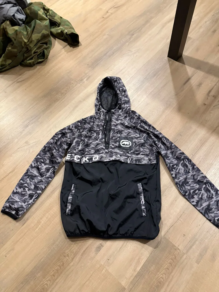 Ecko Unltd Camo Windbreaker - Size M thumbnail