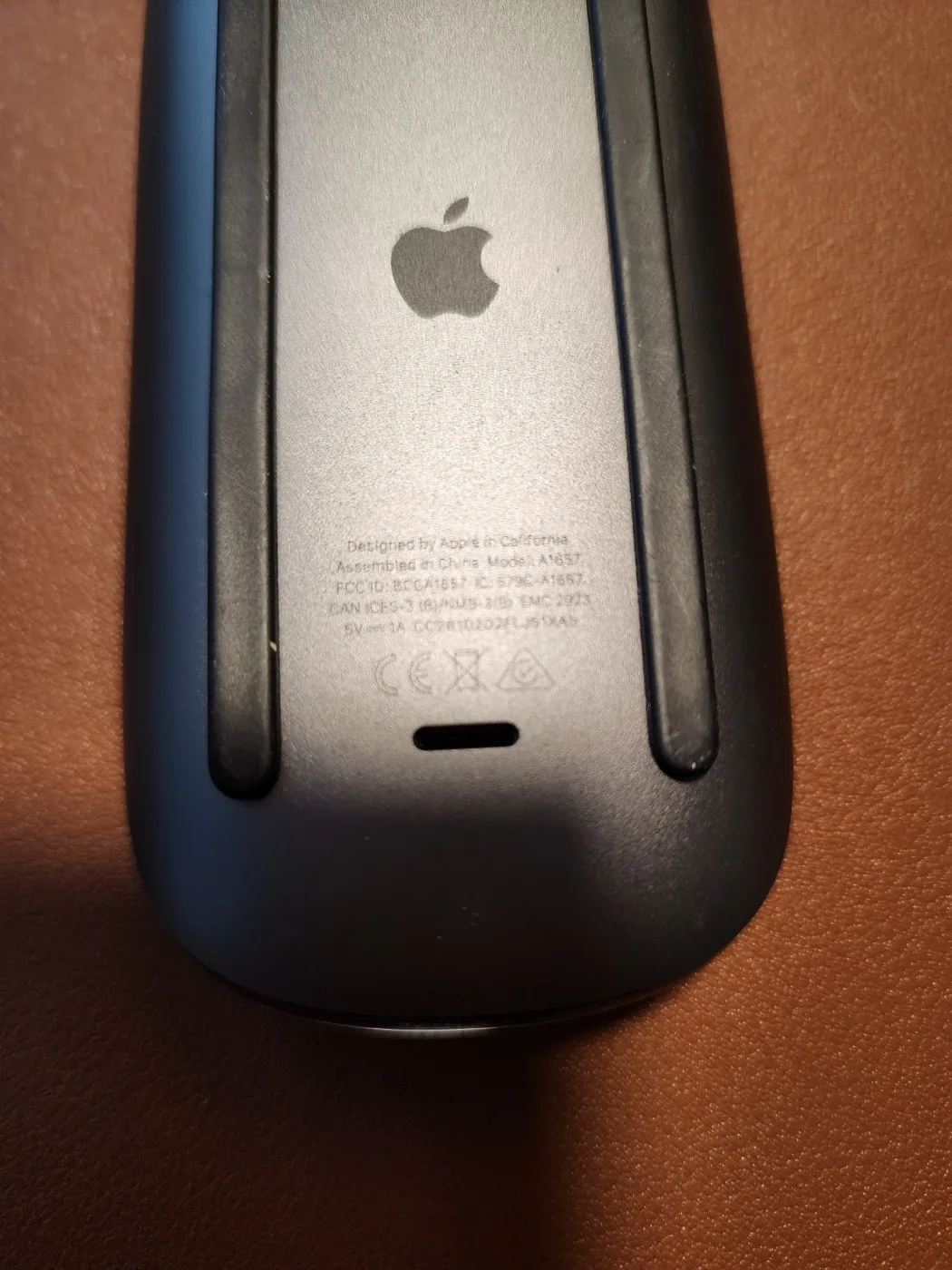 Apple Magic Mouse 2 – Space Gray (Model A1657) image indicator(3)