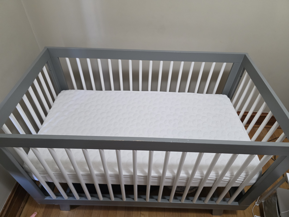 Grey Baby Crib with new mattress - photo 2