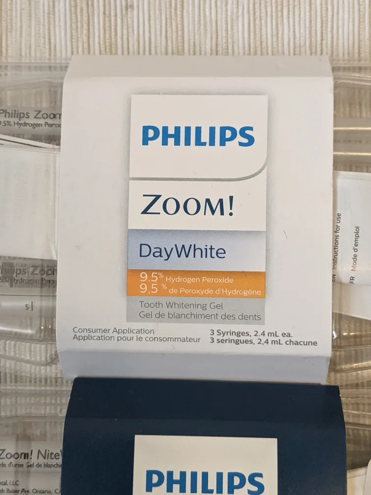 Phillips ZOOM Teeth Whitening Day & Night image indicator(3)