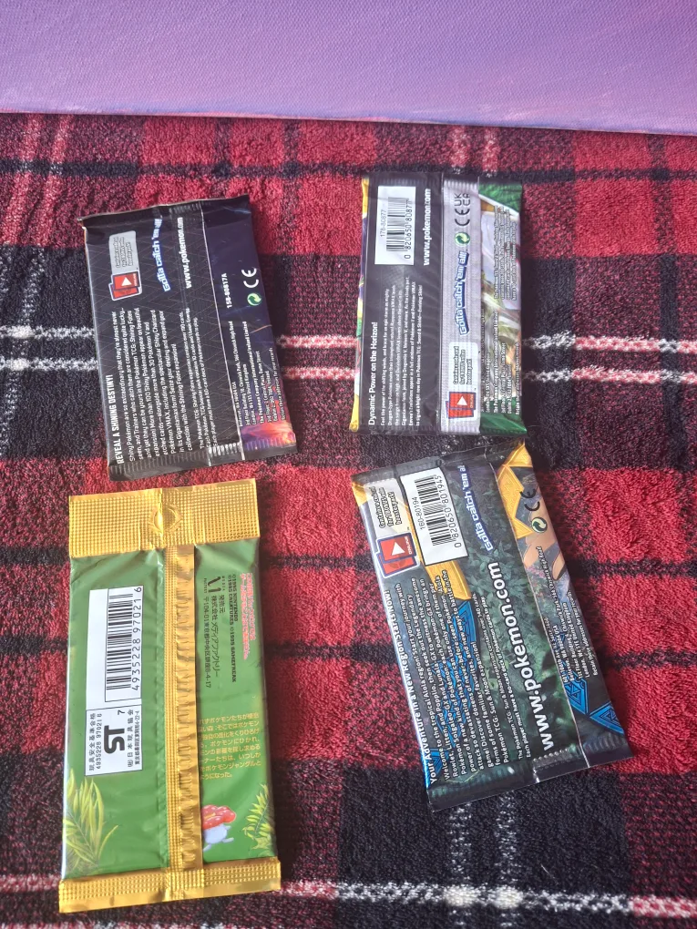 Pokemon Trading Card Game Packs - Sun & Moon, Evolving Skies image indicator(2)