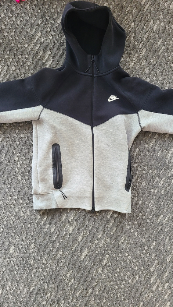 Nike Tech Fleece Hoodie - Black/Grey - Size S (SEND BEST OFFER.)