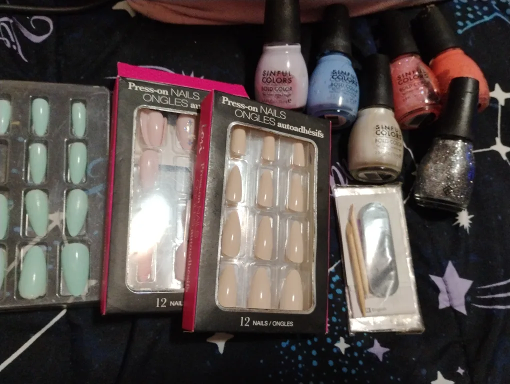 Sinful Colors Nail Polish & Press-on Nails thumbnail