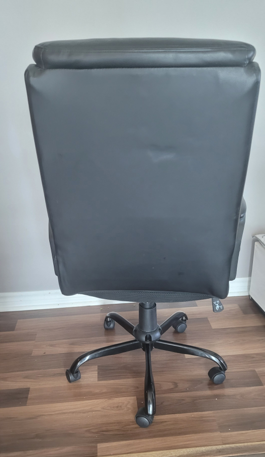 Black Leather Executive Office Chair - photo 3