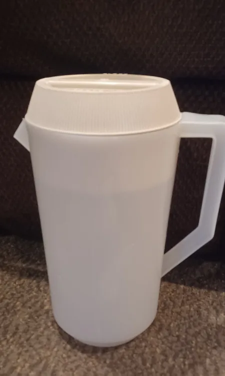 Tupperware Pitcher thumbnail