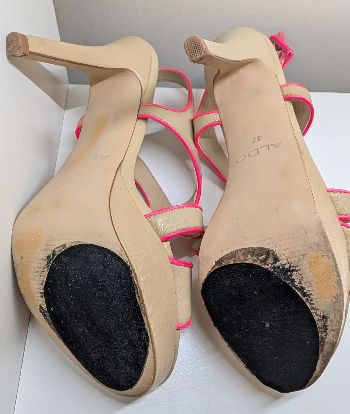 Aldo Beige Heels with Pink Trim - Size 6 image indicator(7)