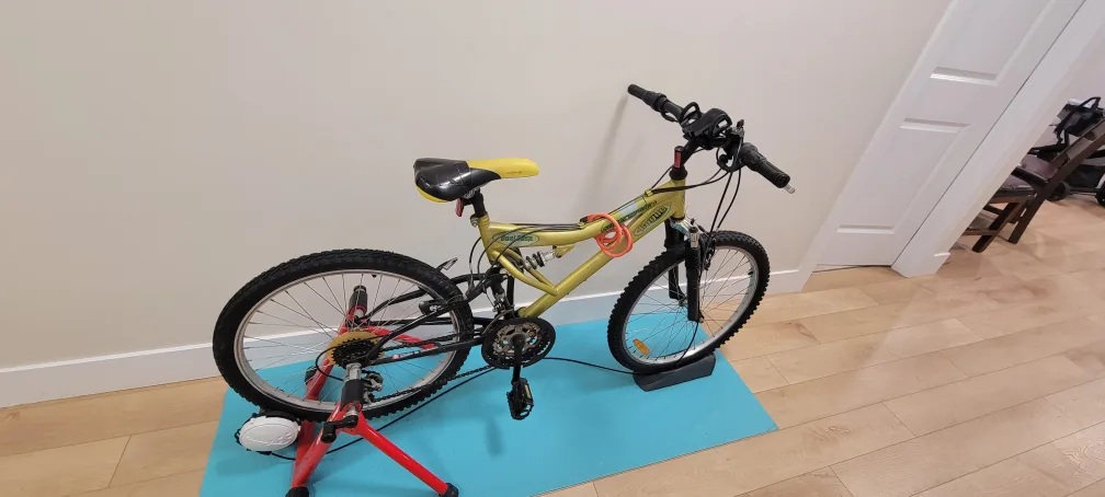 Mountain Bike with Minoura MAG-500 Trainer image indicator(2)