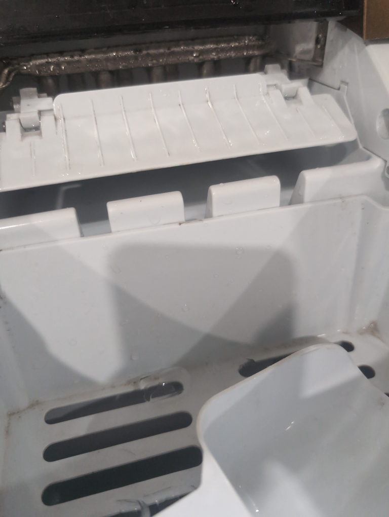 ice maker - photo 2