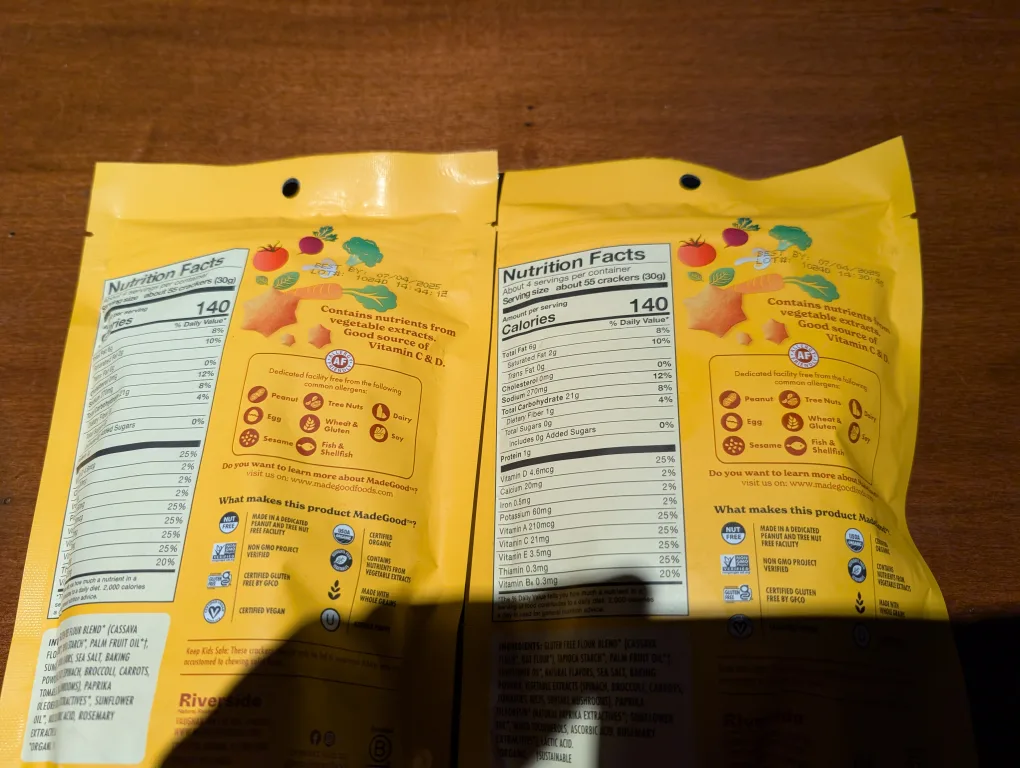 MadeGood Star Puffed Crackers - Cheddar Flavor image indicator(2)