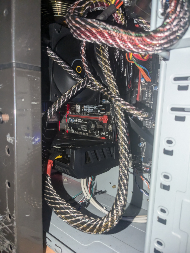 Gaming PC - i7 6700k & 1070 + Wi-Fi - photo 2