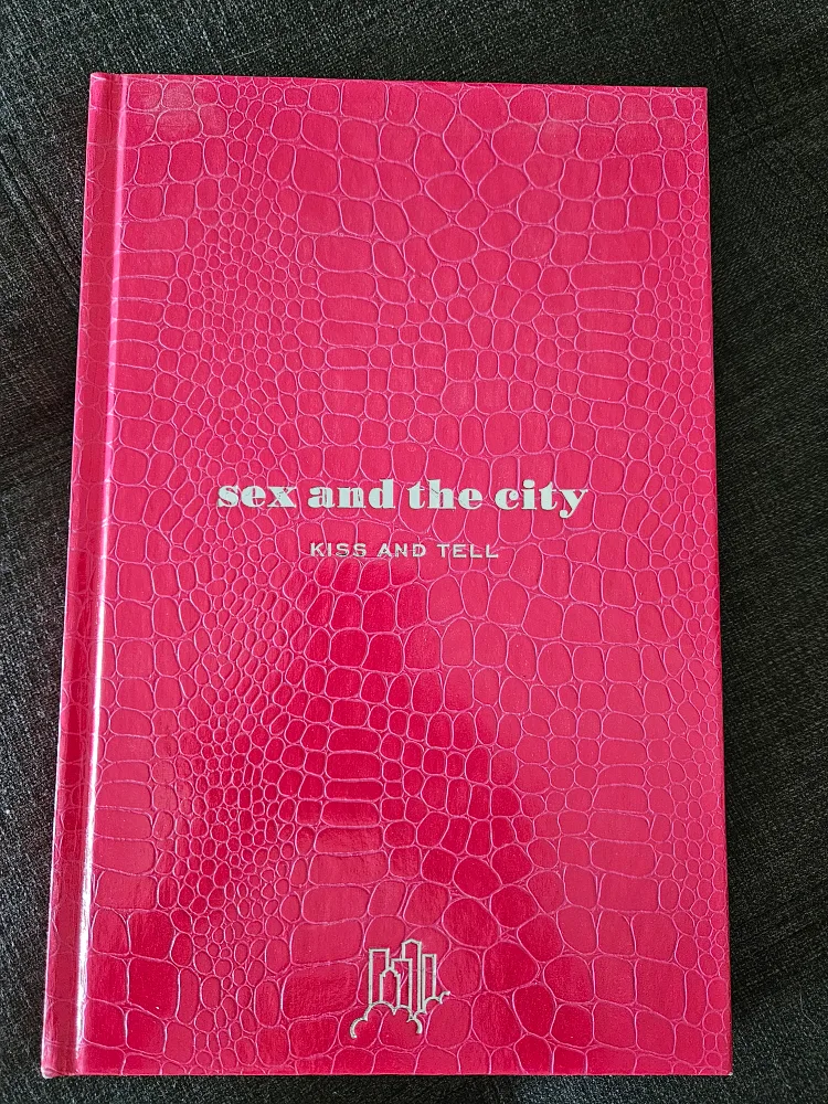 Sex & the City: Kiss & Tell AUTOGRAPHED Book Sarah Cynthia thumbnail