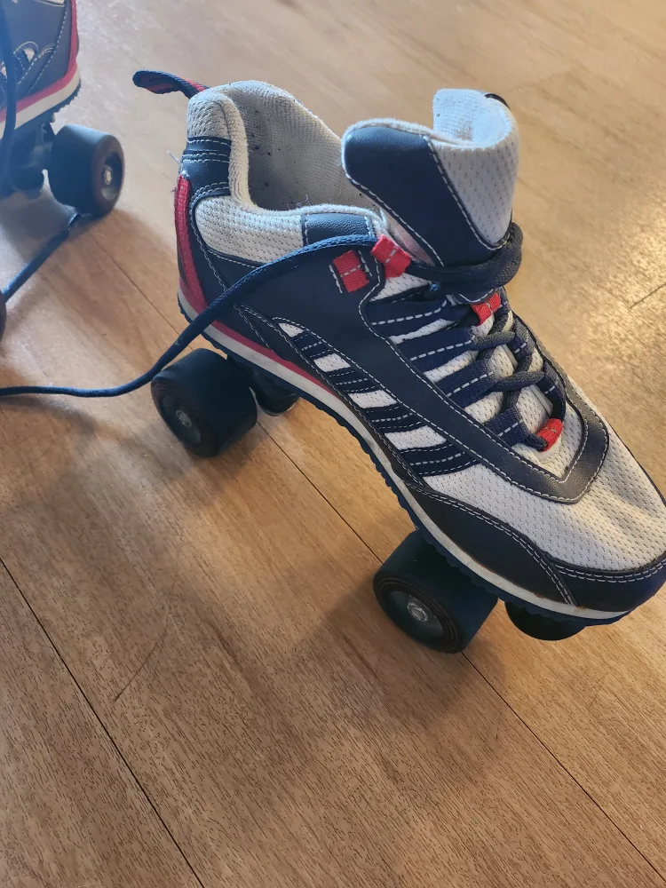 Fireball Roller Skates US Size 6/7 image indicator(2)