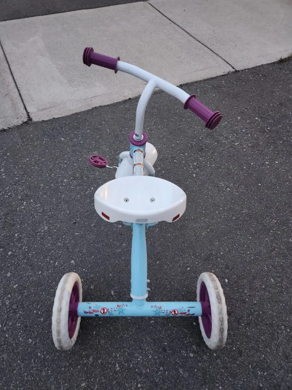 Disney Frozen 2 Toddler Tricycle image indicator(2)