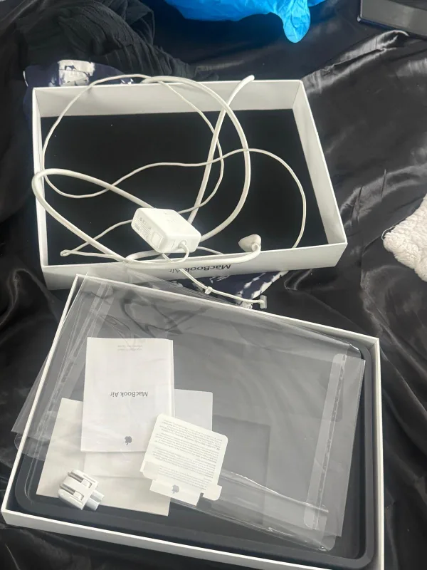 MacBook Air (2014) no fault! Looks new! image indicator(5)