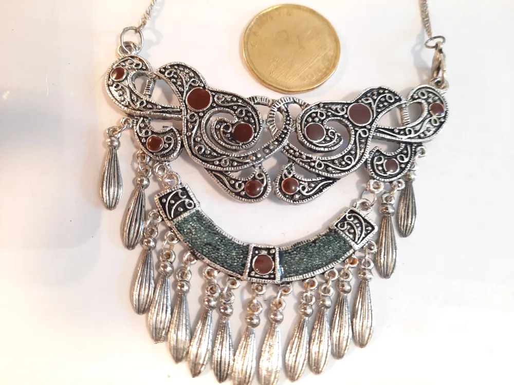 Silver-tone Statement Necklace image indicator(9)