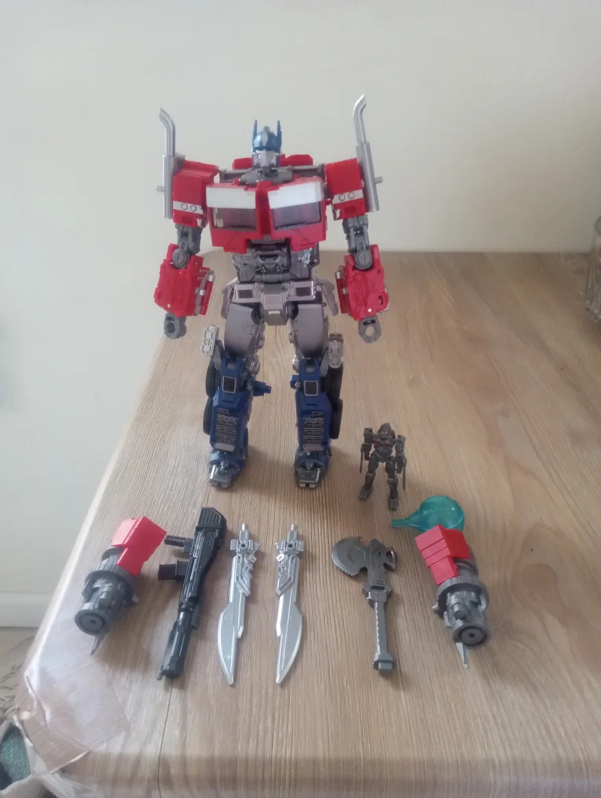 Transformers Optimus Prime Action Figure thumbnail