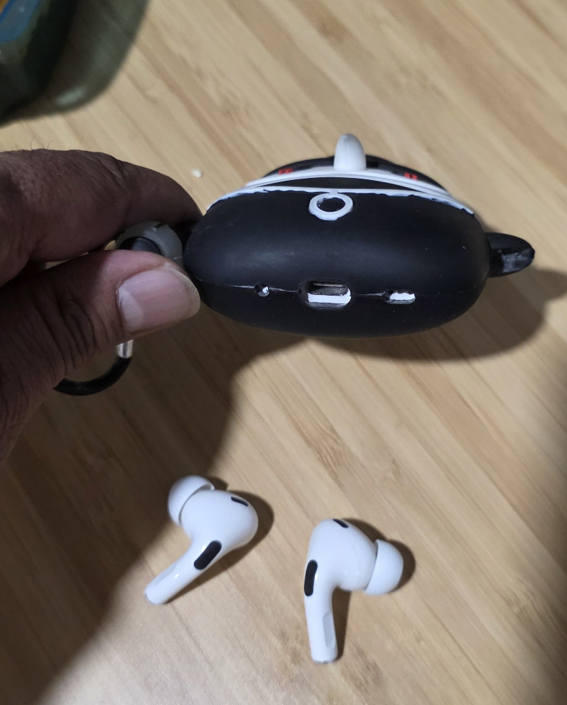 Apple AirPods Pro 2nd Gen - photo 4