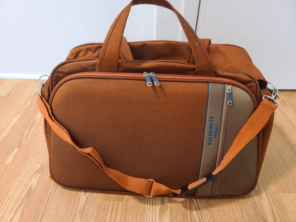 🇨🇦🍁Summit Italy Brown Duffle Bag image indicator(2)