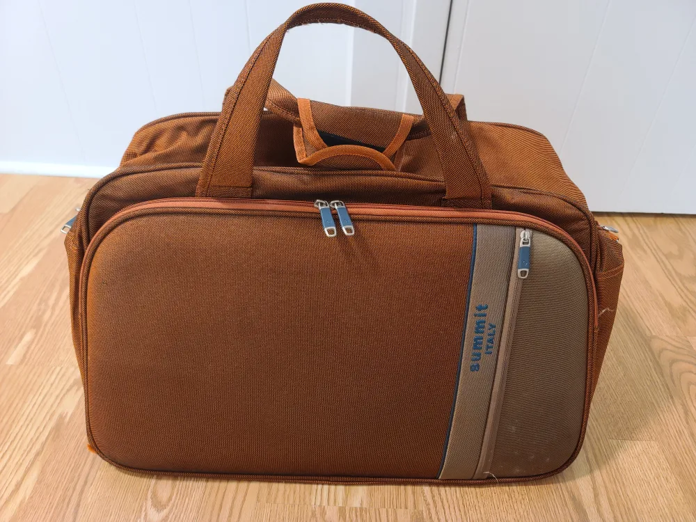 🇨🇦🍁Summit Italy Brown Duffle Bag image indicator(3)