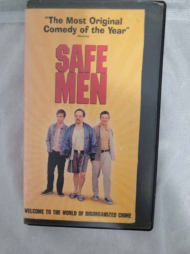 Safe Men VHS 🇨🇦 thumbnail