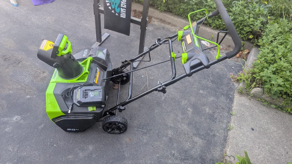 Greenworks 20-Inch Electric Snow Thrower image indicator(3)