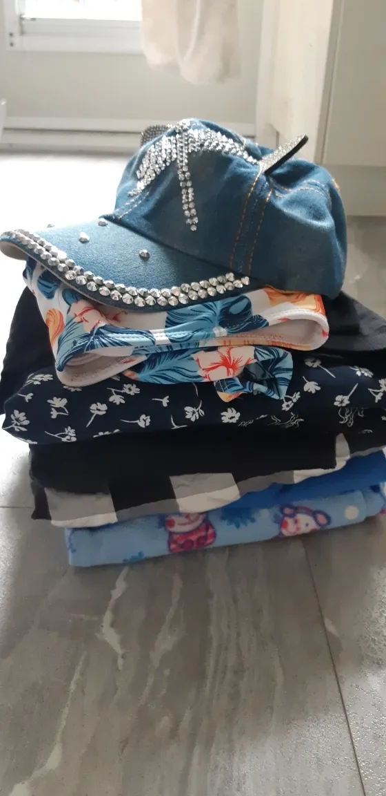 Mixed Lot of girl's Clothing for 9-11y.old image indicator(9)