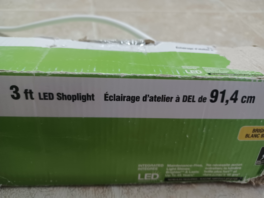 Commercial Electric 3 ft LED Shoplight - New in Box! - photo 3