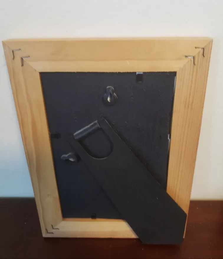 Two Picture Frames - 4x6 & 6x8 image indicator(5)