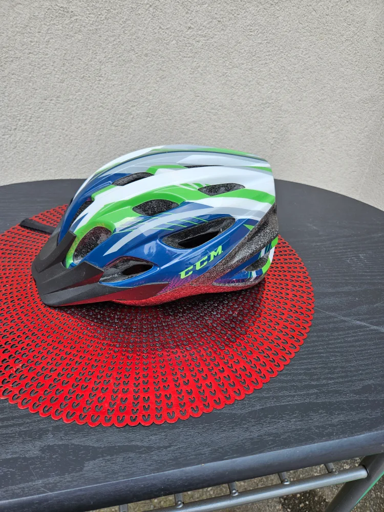 CCM Youth Bike Helmet (54-58cm) thumbnail