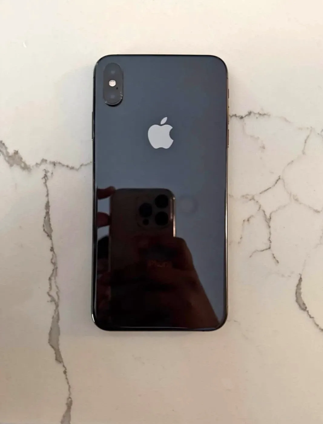 iPhone XS 64gb Black Excellent Condition thumbnail