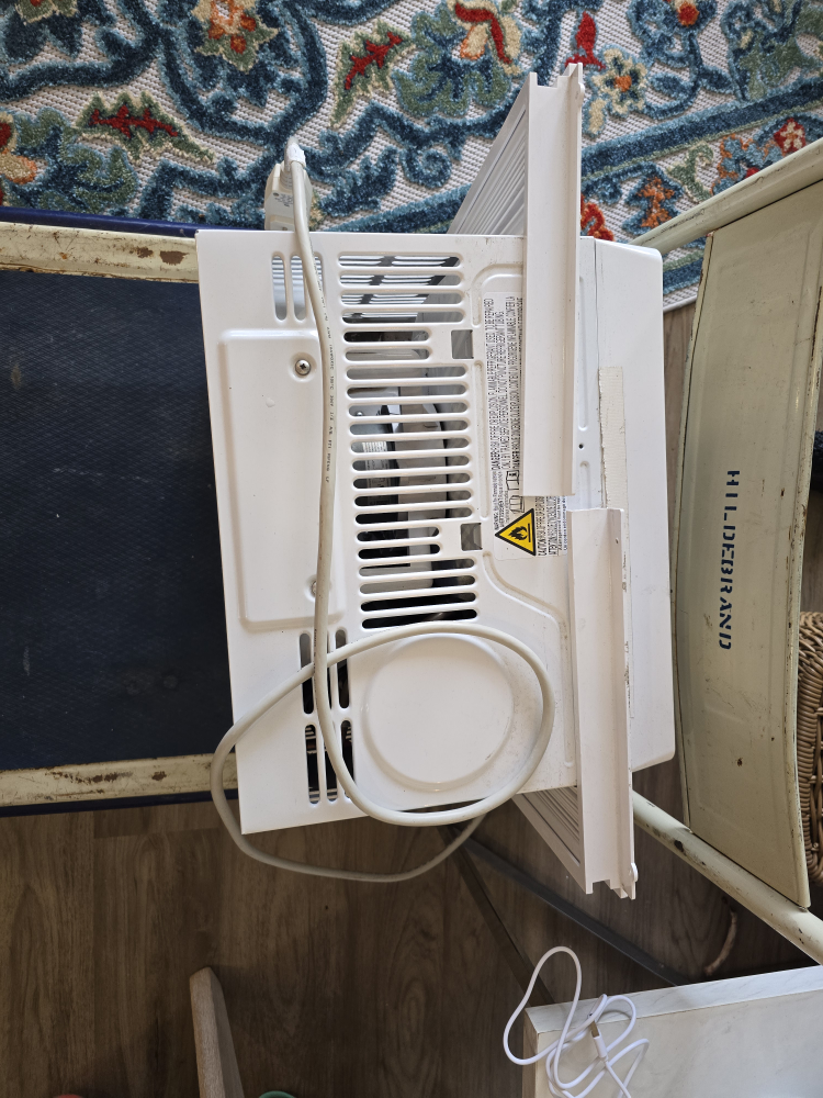 Midea Window Air Conditioner - photo 2