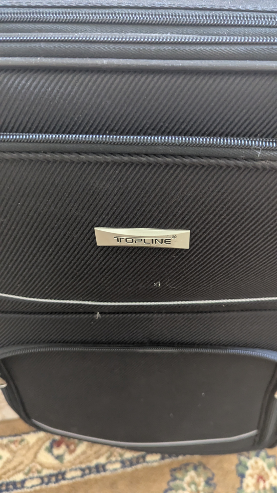 Topline Black Carry-On Luggage🇨🇦 - photo 3